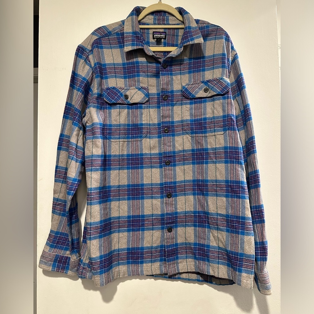 PATAGONIA 
Men's Long-Sleeved Fjord Flannel Shirt🔹